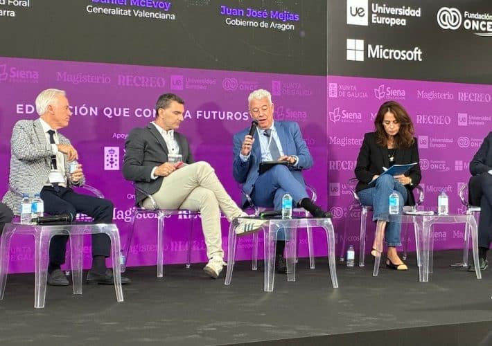 Valencia quiere formar a 82.000 docentes en inteligencia artificial